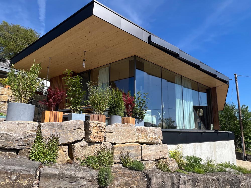 Uwe Maier Holzbau – Moderner Wohnraum auf Garage