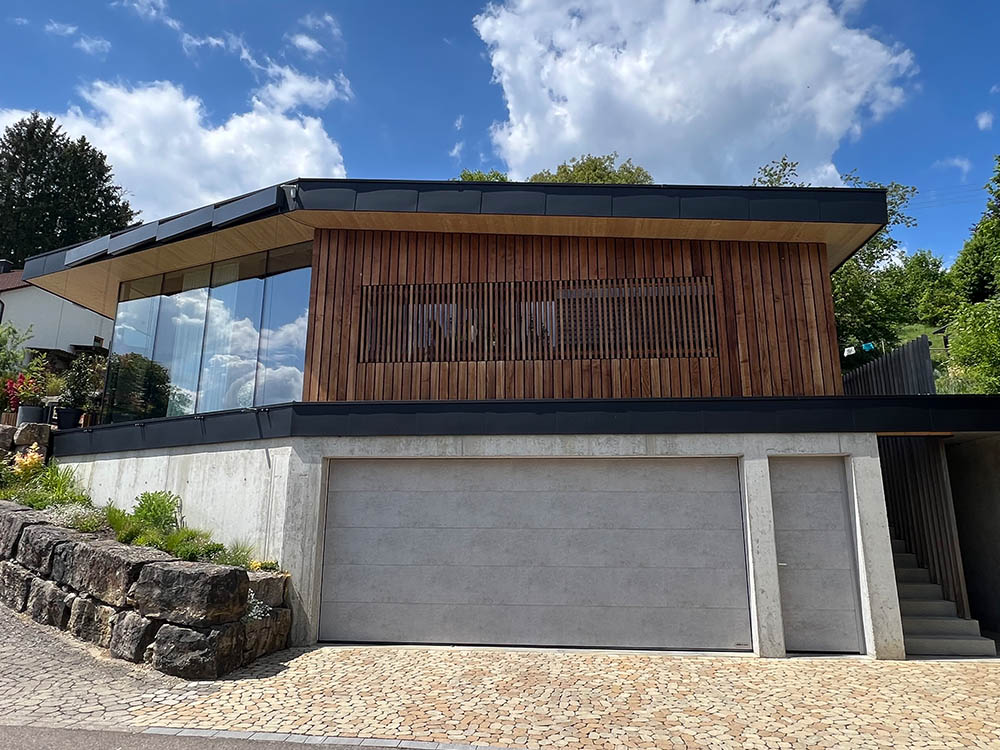 Uwe Maier Holzbau – Moderner Wohnraum auf Garage